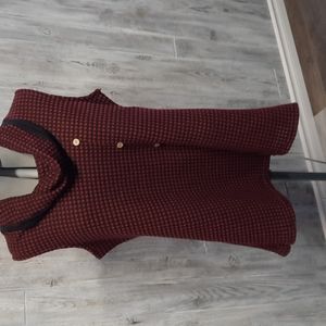 Redl and Black Tunic Top